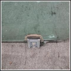 Immagine di Cristallo scendente porta . | dx. | ant.