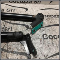 Immagine di Coppia ammortizzatori portellone posteriore 