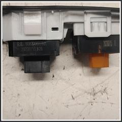 Immagine di Pulsantiera multifunzione lato guida COMANDO REGOLAZ. SPECCHIETTI RETROVISORI E ALTEZ | sx. | 