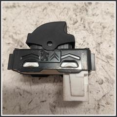 Immagine di Interruttore alzacristalli CONTATTORE | dx. | post.