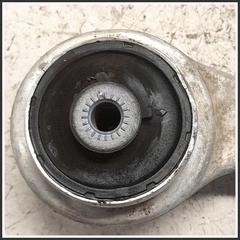 Immagine di Braccio oscillante (ant inf.) Braccio tirato con supporto idr. a dx. | dx. | ant.