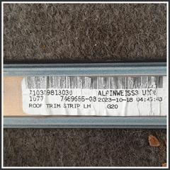 Immagine di Modanatura tetto Listello de tetto ammannito sinsitra | sx.