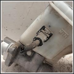 Immagine di Serbatoi freno HYUNDAI iX35 D4FD