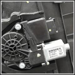 Immagine di Meccanismi Alzavetro ant. sx KIA Sportage IV 82471F1000