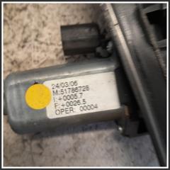 Immagine di Meccanismi Alzavetro ant. dx. FIAT Grande Punto 51895384