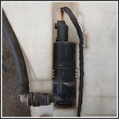 Immagine di Vaschetta Liquido Tergivetro BMW Serie 5 F11 Touring 61667269668