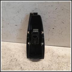 Immagine di Pulsantiera Interruttori post. dx. BMW Serie 2 U06 Active Tourer 61315A2BCB5