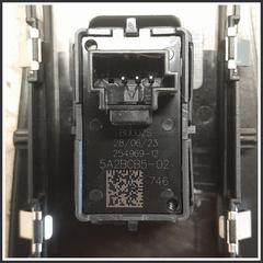 Immagine di Pulsantiera Interruttori post. sx. BMW Serie 2 U06 Active Tourer 61315A2BCB5