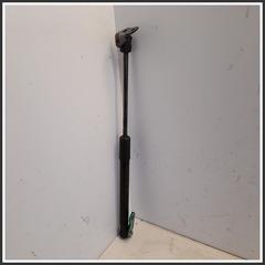 Immagine di Ammortizzatori portellone post. dx. TOYOTA Aygo X 689500H050