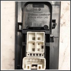 Immagine di Pulsantiera Interruttori ant. dx. TOYOTA Aygo X 848100D030