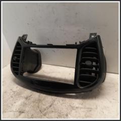 Immagine di Griglie e Prese Aria NISSAN Juke I 682601KE1A