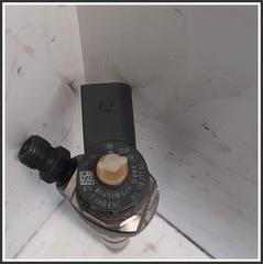Immagine di Iniettore Iniettori Gasolio CRLB 04L130277AC 0445110469 VOLKSWAGEN Passat VII