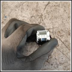 Immagine di Interuttore Luci Emergenza Anteriore Centrale 3590100031 DR DR 4.0