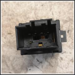Immagine di Interuttore Luci Emergenza Anteriore  6Q0953235A9B9 VOLKSWAGEN Polo V