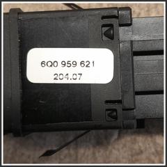 Immagine di INTERRUTTORE SBRINAMENTO LUNOTTO Anteriore  6Q0959621 VOLKSWAGEN Transporter T5