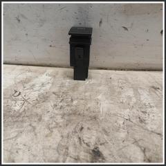 Immagine di INTERRUTTORE SBRINAMENTO LUNOTTO Anteriore  6Q0959621 VOLKSWAGEN Transporter T5