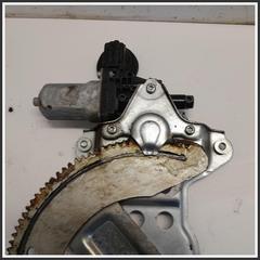 Immagine di Alzacristallo Elettrico Anteriore Destro 8341063J50000 SUZUKI Swift IV
