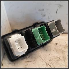 Immagine di Comandi Multifunzionali Anteriore  7331262J10 SUZUKI Swift IV