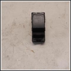 Immagine di Comandi Alzavetri Anteriore Destro SUZUKI Splash 3799562J00000