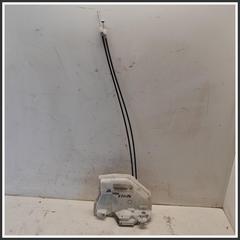 Immagine di Serratura Anteriore Destro SUZUKI Splash 8220151K01000 8220151K52
