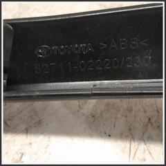 Immagine di Cornice Anteriore Inferiore Destro 5271102240 5271102220 TOYOTA Corolla VII SW