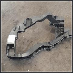 Immagine di Supporto Proiettore Fari Anteriore Centrale 1866610 FORD Focus IV SW