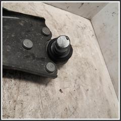 Immagine di Trapezio Anteriore Braccio Braccetto Trasversale Anteriore Destro PEUGEOT 208 II 9857897880 7A7Q06