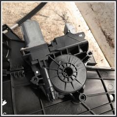 Immagine di Alzacristallo Elettrico Anteriore Destro PEUGEOT 208 II 9829043280