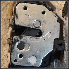 Immagine di Serratura Anteriore Destro LANCIA Delta III 51929773 B792
