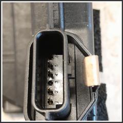 Immagine di Serratura Anteriore Sinistro RENAULT Twingo III 805030660R 40517217