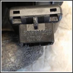 Immagine di Comandi Regolazione Retrovisori Anteriore Sinistro RENAULT Twingo III 55704649R2