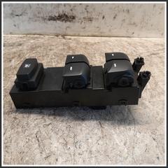 Immagine di Comandi Alzavetri Anteriore Sinistro HYUNDAI i30 II CW 93571A6000
