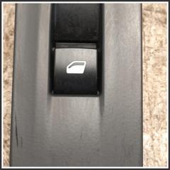 Immagine di Comandi Alzavetri Posteriore Destro PEUGEOT 208 II 98044803ZD