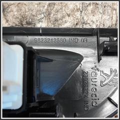 Immagine di Comandi Alzavetri Anteriore Destro PEUGEOT 208 II 98016307ZD