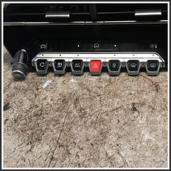 Immagine di Comandi Multifunzionali Anteriore Centrale PEUGEOT 208 II 98531849XU