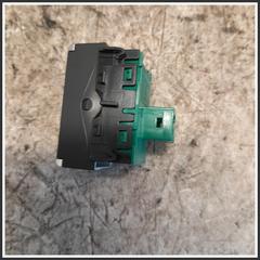 Immagine di Interruttore Modalità Di Guida Anteriore Centrale PEUGEOT 208 II 98156354ZD