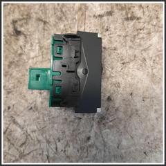 Immagine di Interruttore Modalità Di Guida Anteriore Centrale PEUGEOT 208 II 98156354ZD