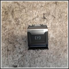 Immagine di Pulsante Freno a Mano Anteriore Centrale PEUGEOT 208 II 98105935VV