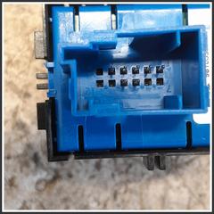 Immagine di Pulsante Freno a Mano Anteriore Centrale PEUGEOT 208 II 98105935VV