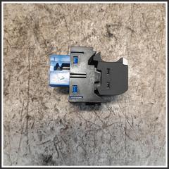 Immagine di Pulsante Freno a Mano Anteriore Centrale PEUGEOT 208 II 98105935VV