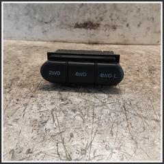 Immagine di  INTERRUTTORE TRAZIONE Posteriore Centrale SUZUKI Jimny I SP225 >ABS<