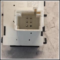 Immagine di Comandi Alzavetri Anteriore Sinistro CITROEN DS7 98177780DX