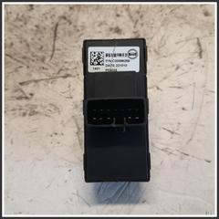 Immagine di Comandi Alzavetri Anteriore Destro MAXUS E-Deliver 9 C00096268