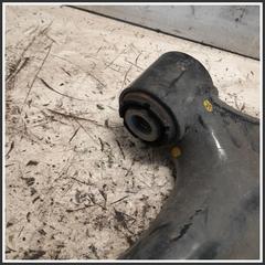 Immagine di Trapezio Anteriore Braccio Braccetto Trasversale Anteriore Destro FORD Puma II 2422614 L1TC3042