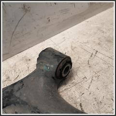 Immagine di Trapezio Anteriore Braccio Braccetto Trasversale Anteriore Sinistro FORD Puma II 2422615 L1TC3051