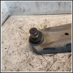 Immagine di Trapezio Anteriore Braccio Braccetto Trasversale Anteriore Sinistro FORD Puma II 2422615 L1TC3051