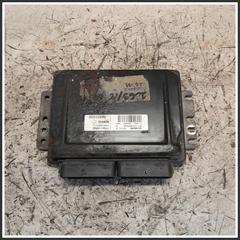 Immagine di Centralina Motore Iniezione ECU RENAULT Mégane I Scénic 8200035709 S110030008