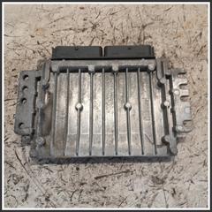Immagine di Centralina Motore Iniezione ECU RENAULT Mégane I Scénic 8200035709 S110030008