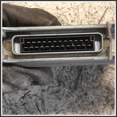 Immagine di Centralina Motore Iniezione ECU RENAULT Clio I 7700111205 HOM7700104956