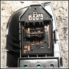 Immagine di Comandi Alzavetri Anteriore Sinistro KIA Sportage II 935701F370SS